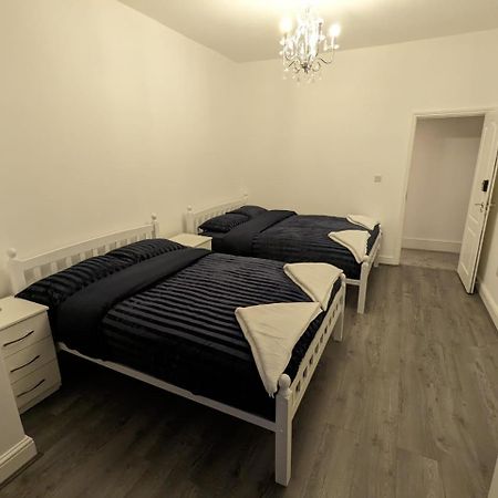 Rayan'S Lodge Stratford Лондон Екстер'єр фото