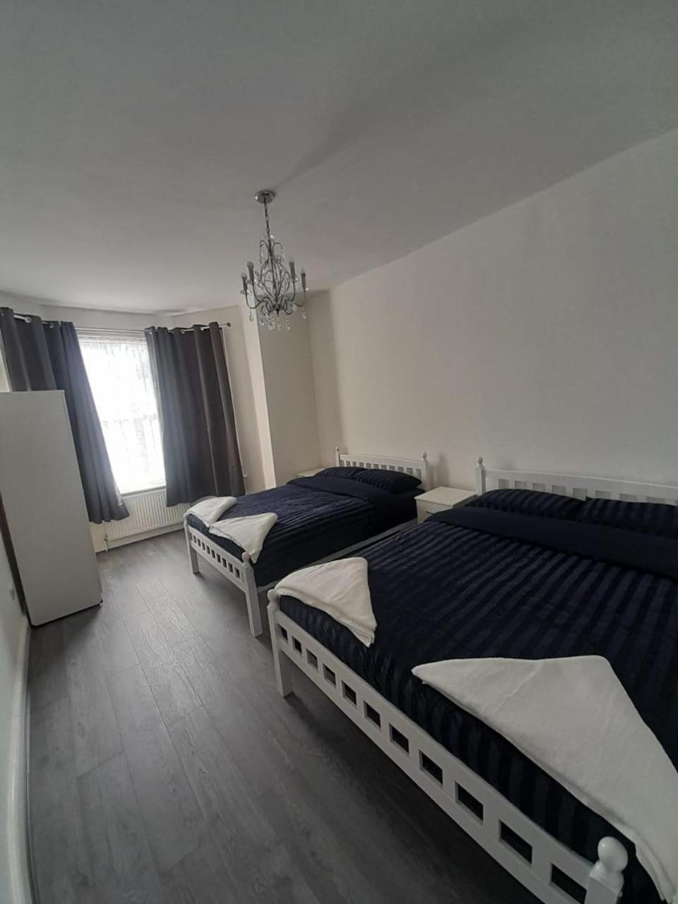 Rayan'S Lodge Stratford Лондон Екстер'єр фото