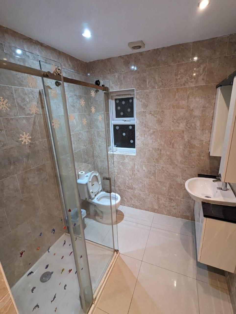Rayan'S Lodge Stratford Лондон Екстер'єр фото