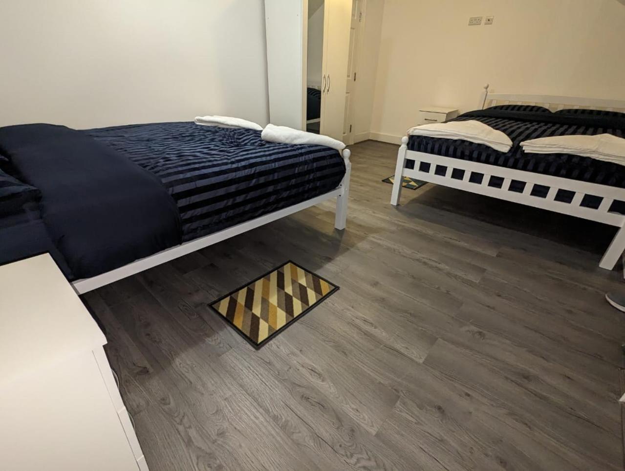 Rayan'S Lodge Stratford Лондон Екстер'єр фото